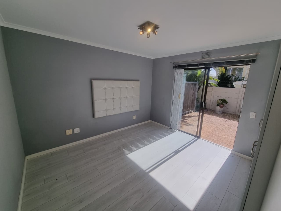 1 Bedroom Property for Sale in Royal Ascot Western Cape